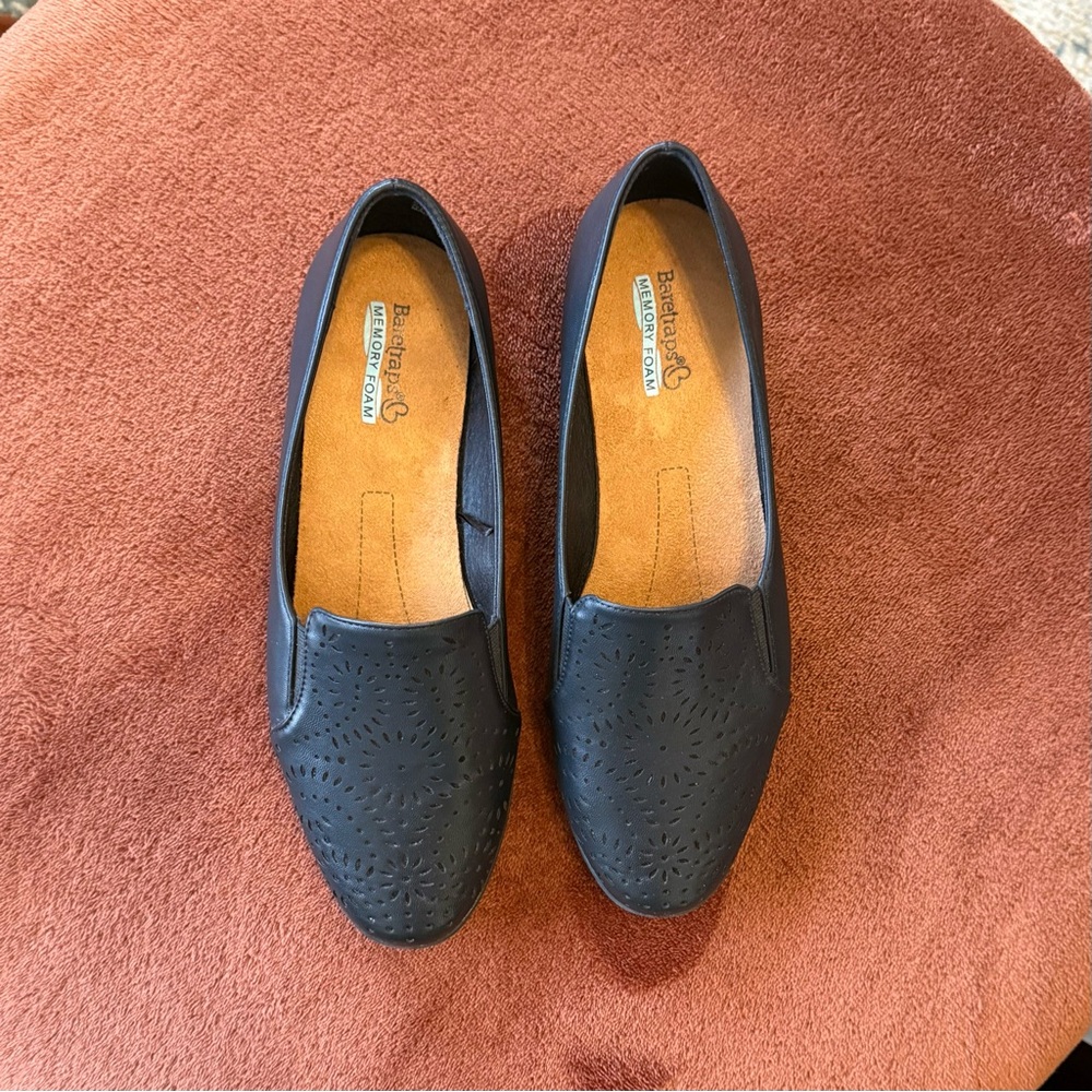 Baretraps Amry Women's Black Slip-On Loafers size 8